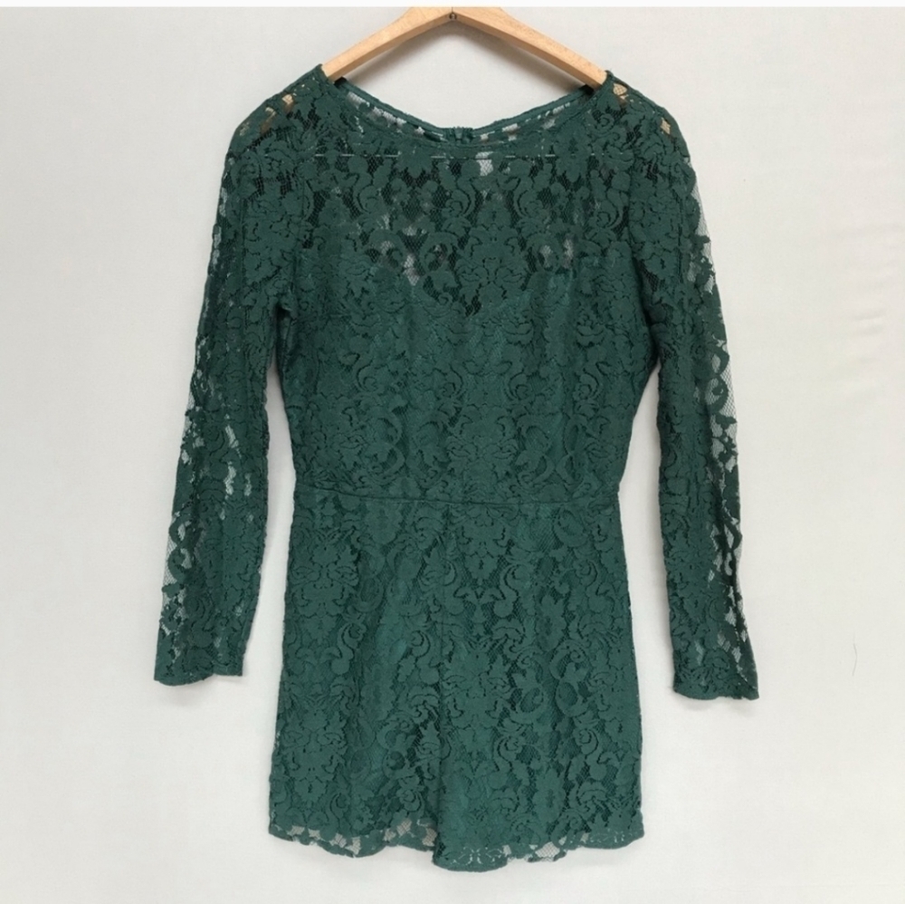 BB Dakota green lace romper holiday zip back dress size 8, 3/4 sleeve